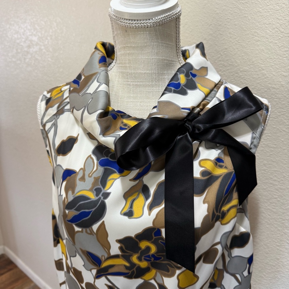 Apostrophe Multicolor Floral Top - Size Small